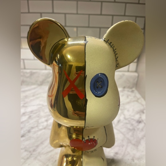 ‘Supreme’ Hand Painted Love and Future Ceramic Teddy Bear Bank - Picture 2 of 14